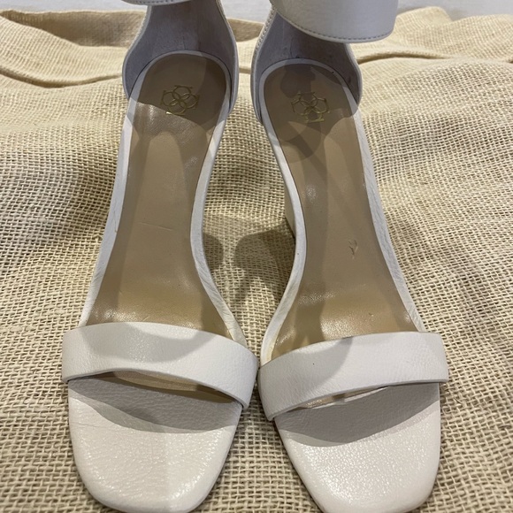 Off white wedge Ann Taylor sandal. - Picture 2 of 7